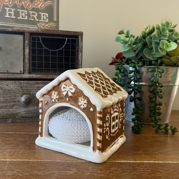 New Farmhouse Gingerbread House Scrubby Sponge Holder - Picture 5 of 5